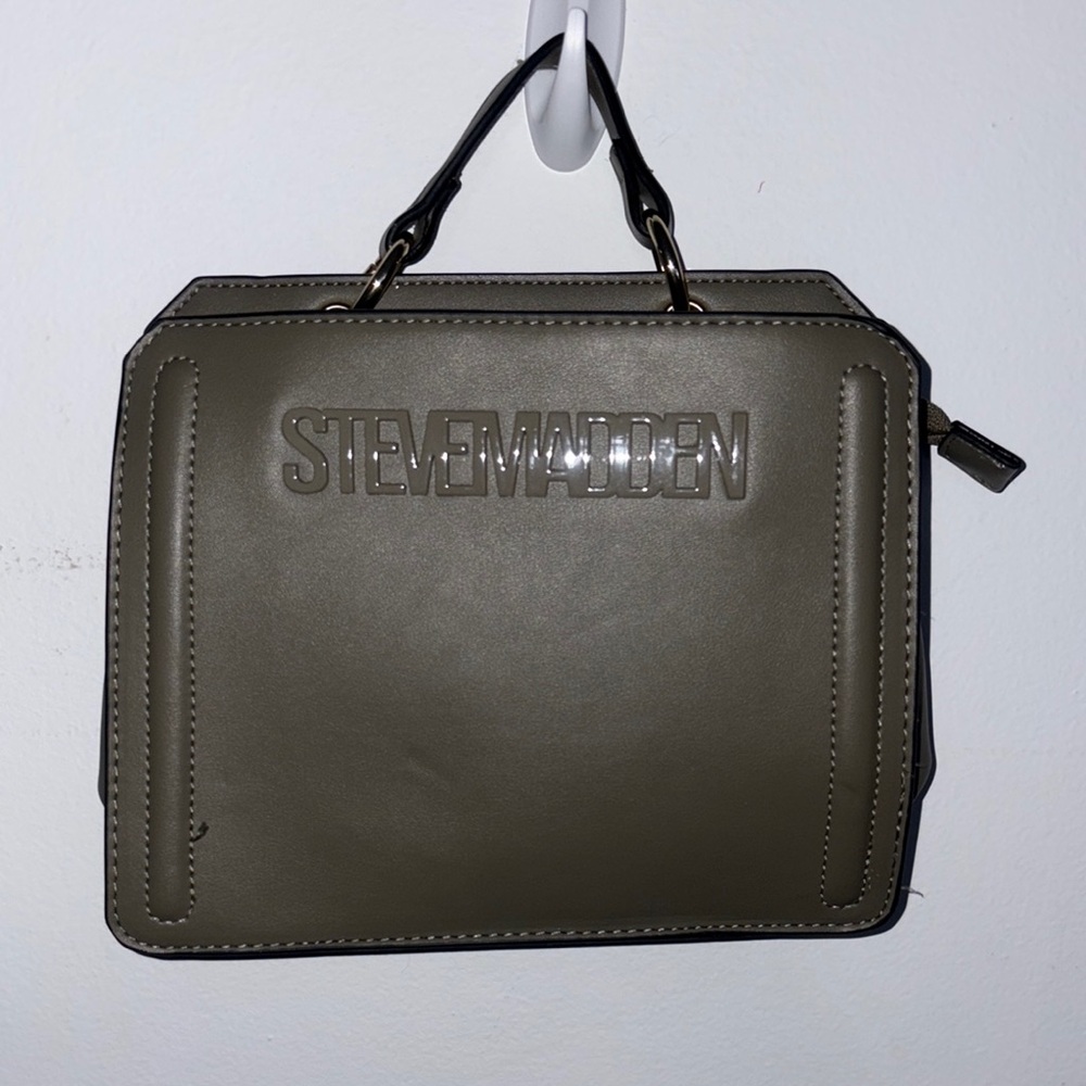 Steve Madden Green Satchel Bag with Classic Design